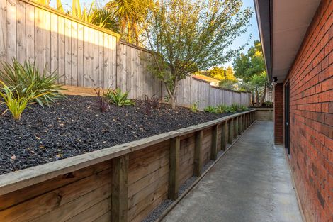 Photo of property in 36b Derwent Crescent, Titirangi, Auckland, 0604