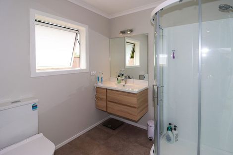 Photo of property in 60 Feist Street, Carterton, 5713