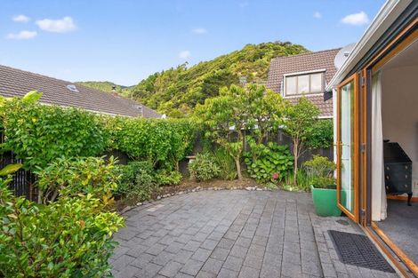 Photo of property in 2/130 Muritai Road, Eastbourne, Lower Hutt, 5013