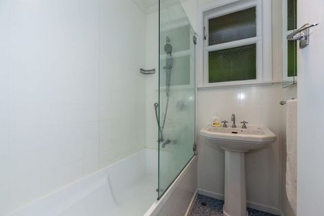 Photo of property in 6 Curtis Street, Northland, Wellington, 6012