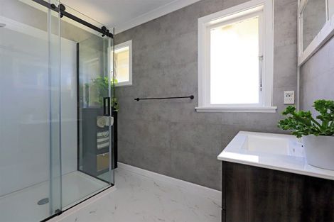 Photo of property in 8 Neeve Place, Taradale, Napier, 4112