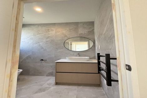 Photo of property in 130 Forrest Hill Road, Forrest Hill, Auckland, 0620