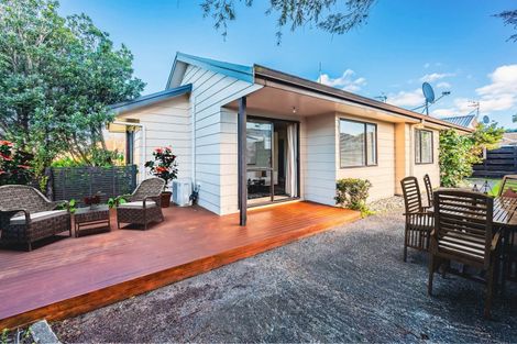 Photo of property in 42 Whiting Crescent, Greenmeadows, Napier, 4112