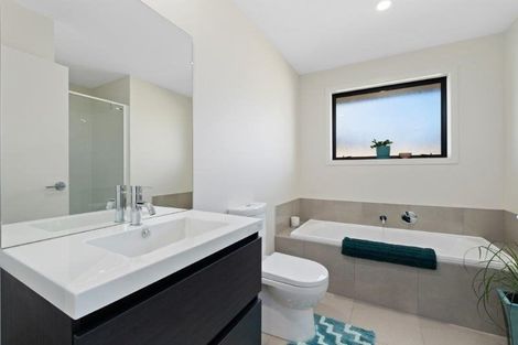 Photo of property in 14 Hebbard Court, Albert Town, Wanaka, 9305