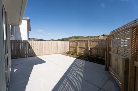 Photo of property in 7 Pine Hill Rise, Glenside, Wellington, 6037
