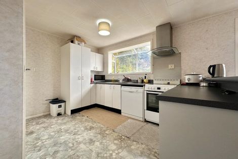 Photo of property in 34 Arapiko Street, Johnsonville, Wellington, 6037