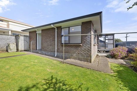 Photo of property in 17 Cutfield Road, New Plymouth, 4310