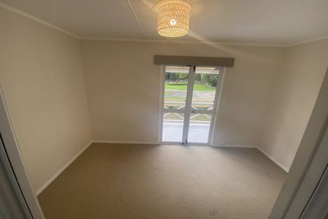 Photo of property in 12 Constable Road, Muriwai, Waimauku, 0881