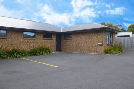 Photo of property in 102u4 Old Farm Road, Hamilton East, Hamilton, 3216