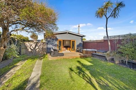 Photo of property in 22 Pacific Road, North New Brighton, Christchurch, 8083