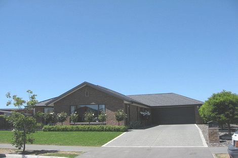 Photo of property in 2 Ruahine Place, Parklands, Christchurch, 8083
