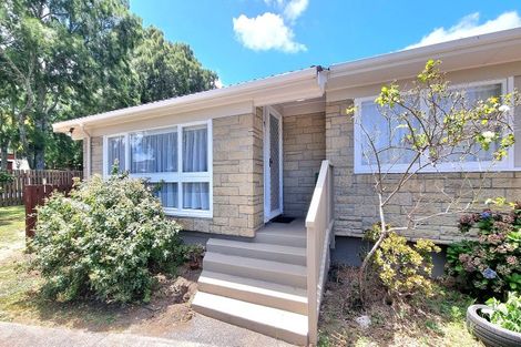 Photo of property in 176 Gossamer Drive, Pakuranga Heights, Auckland, 2010