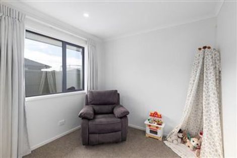 Photo of property in 16 Northmoor Boulevard, Rolleston, 7615