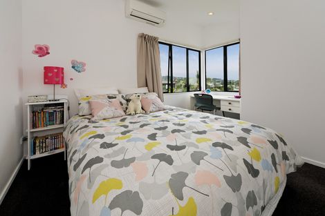 Photo of property in 24 Chamari Close, Titirangi, Auckland, 0604