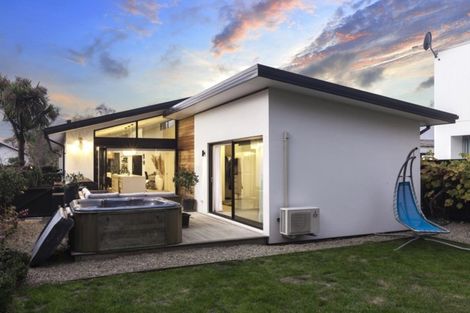 Photo of property in 136 Edgeware Road, St Albans, Christchurch, 8014