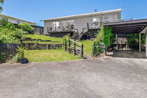 Photo of property in 23 Luckens Road, West Harbour, Auckland, 0618