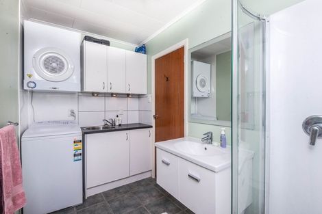 Photo of property in 13 Saint Ronans Avenue, Waterloo, Lower Hutt, 5011