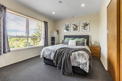 Photo of property in 2/12 Girrahween Drive, Totara Vale, Auckland, 0629
