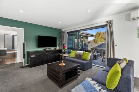 Photo of property in 5 Marbleleaf Lane, Albert Town, Wanaka, 9305