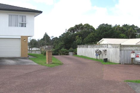 Photo of property in 24 Queen Natalie Place, Massey, Auckland, 0614