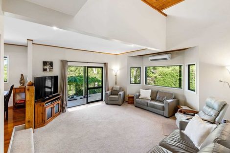 Photo of property in 131 Edmonton Road, Te Atatu South, Auckland, 0610