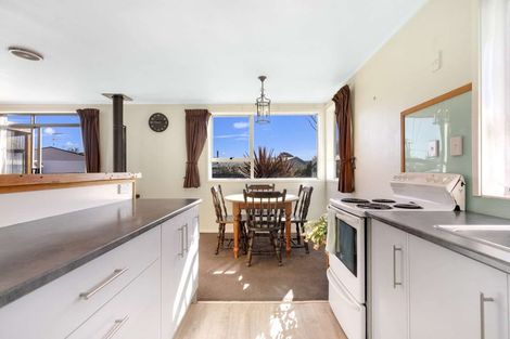 Photo of property in 17 Barnard Road, Fairy Springs, Rotorua, 3015