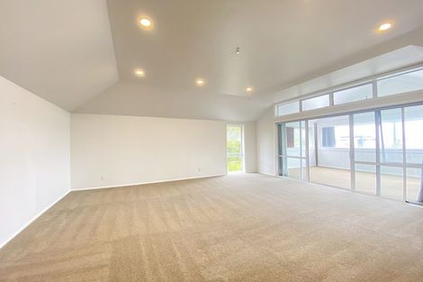 Photo of property in 1/7 Musick Point Road, Bucklands Beach, Auckland, 2012