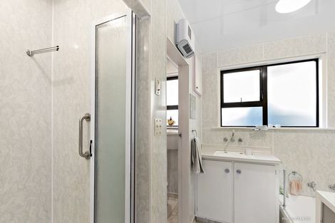 Photo of property in 33 Burrows Avenue, Karori, Wellington, 6012