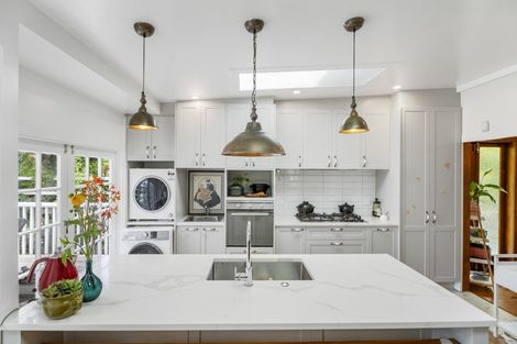 Photo of property in 200 Huia Road, Titirangi, Auckland, 0604
