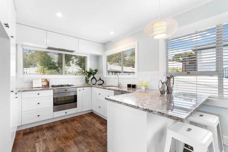 Photo of property in 95 Awaruku Road, Torbay, Auckland, 0630