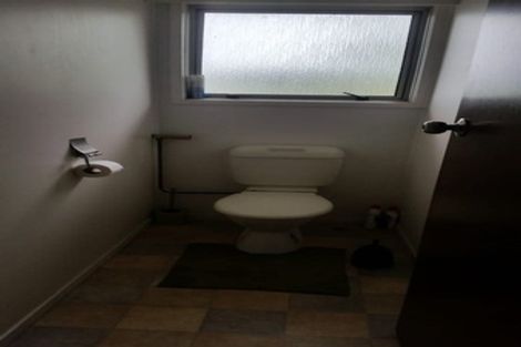 Photo of property in 940 East Coast Road, Northcross, Auckland, 0630