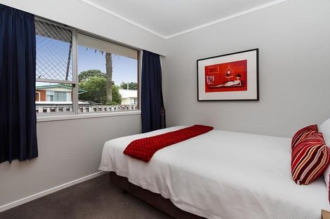 Photo of property in 1/3 Kiwi Esplanade, Mangere Bridge, Auckland, 2022
