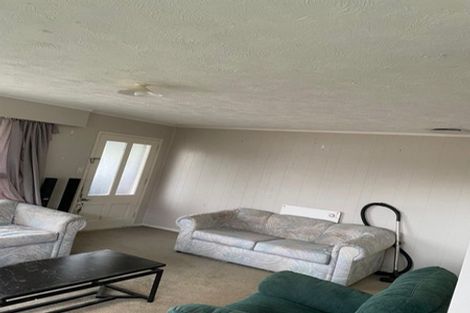 Photo of property in 2/199 Henderson Valley Road, Henderson, Auckland, 0612