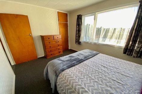 Photo of property in 131 Ruskin Road, Newlands, Wellington, 6037