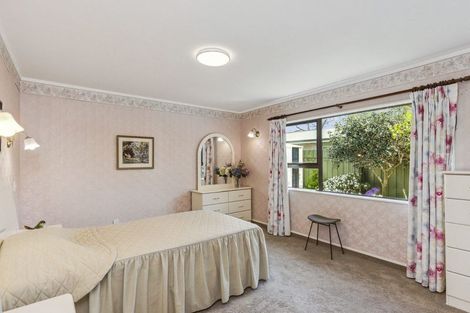 Photo of property in 50b Rewarewa Crescent, Waikanae, 5036