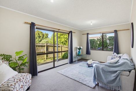 Photo of property in 58b William Bayes Place, Red Beach, 0932