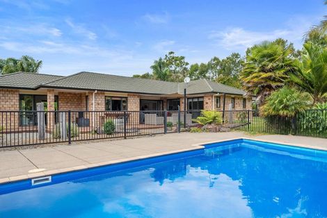 Photo of property in 30 Foster Road, Kumeu, 0891