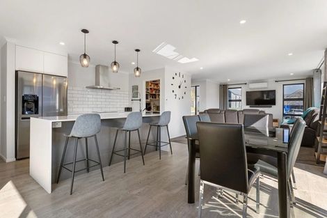 Photo of property in 2 Winstone House Road, Paerata, 2124