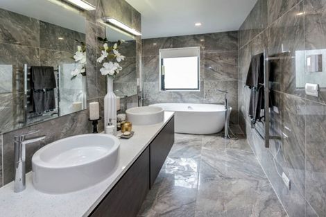 Photo of property in 16 Carlos Drive, Flat Bush, Auckland, 2016