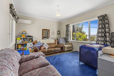 Photo of property in 168 Sutherland Road, Lyall Bay, Wellington, 6022