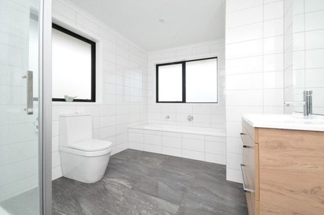 Photo of property in 11 Riverboat Lane, Helensville, 0800