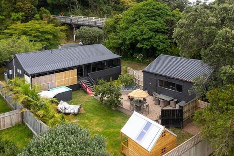 Photo of property in 5 Weranui Road, Waiwera, Orewa, 0994