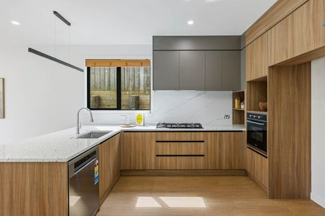 Photo of property in 13e King Richard Place, Browns Bay, Auckland, 0630