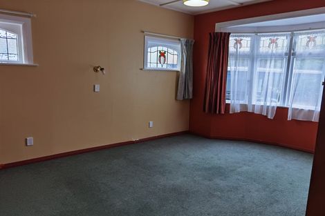 Photo of property in 104 Parkvale Road, Karori, Wellington, 6012