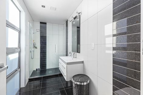 Photo of property in 56 Tamworth Crescent, Newlands, Wellington, 6037