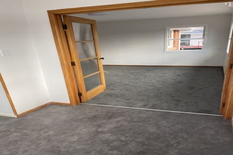 Photo of property in 20 Ocean View Road, Northcote, Auckland, 0627