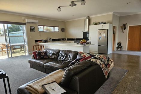 Photo of property in 13 Regent Street, Hawera, 4610