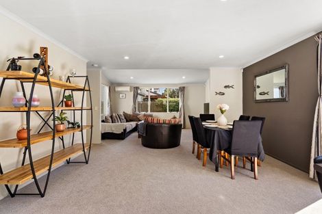 Photo of property in 11 Ritchie Crescent, Takanini, 2112