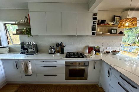 Photo of property in 2/24 Lauderdale Road, Birkdale, Auckland, 0626