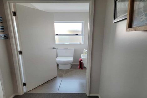 Photo of property in 36 Gillett Place, Botany Downs, Auckland, 2014